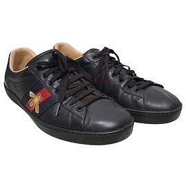 Gucci Tênis Ace em couro preto com bordado de abelha e web Preto