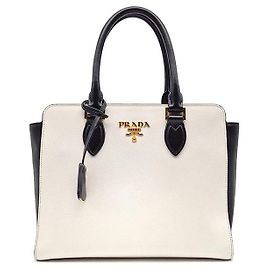 Prada Tote e Bolsa de Ombro em Saffiano Branco