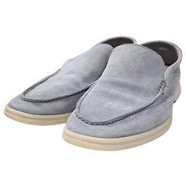 Loro Piana Loafer aus Wildleder Grau Braun