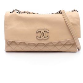 Borsa a tracolla Chanel Matelassé in agnello beige Beige