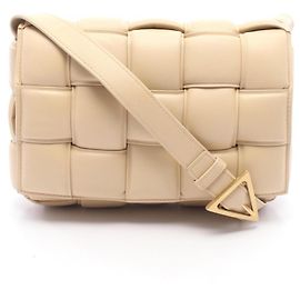 Bolsa de Ombro Padded Cassette Bottega Veneta Bege