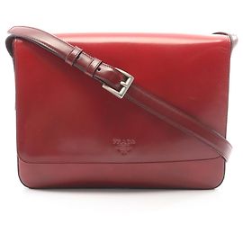 Bolso de hombro de cuero color burdeos Prada Burdeos