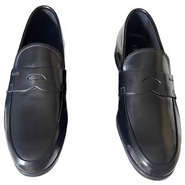 Prada Loafer aus schwarzem Leder Schwarz