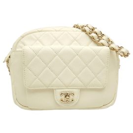 Bolsa Chanel White CC Quilted Caviar Day Camera Bag Branco Cru