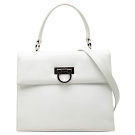Salvatore Ferragamo Sac à main Gancini en cuir blanc Ferragamo Blanc