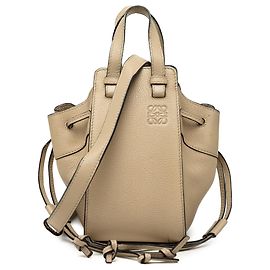 Bolsa Hammock de couro de bezerro granulado mini marrom LOEWE Marrom Bege