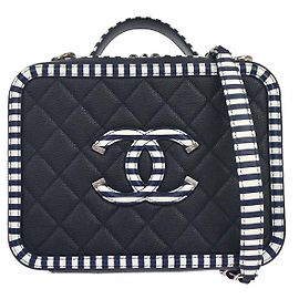 Chanel Filigree Vanity Case Quilted Caviar con pelle a righe Small Blu navy