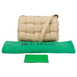 Bottega Veneta Bolsa tiracolo acolchoada Cassette Marrom