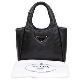 Prada Bolsa Tote de couro napa acolchoado macio preto Preto