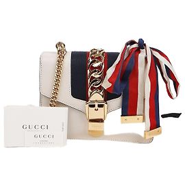 Gucci Mini bolsa de ombro com corrente de couro Sylvie Branco Branco