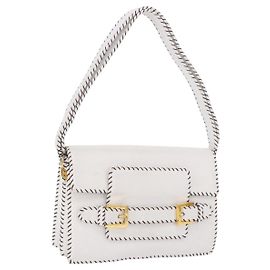 Bolsa de Ombro FENDI em Couro Branco com Detalhes em Tom Dourado Auth 192766V Branco Outro
