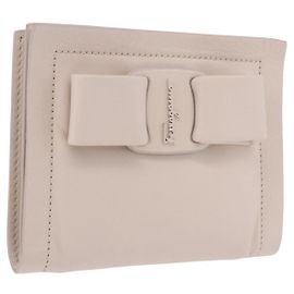 Salvatore Ferragamo Gancini Bifold Wallet Leather Ivory Silver Auth BA14437M Silvery Cream