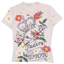 Camiseta Dior by Galliano AW03 'Jadore Dior' com coroa e espada de strass e floral Rosa
