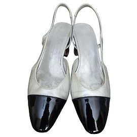 Chanel Black/Silver Leather Cap Toe Slingback Sandals Size 36 Silvery
