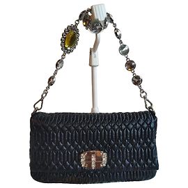 Miu Miu Bolsa de ombro em couro nappa Matelassé e cristais - Preto Preto