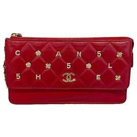 Chanel Matelassé Icon Clutch Bag Rot