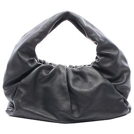 Bottega Veneta Schwarzes Lammleder Shoulder Pouch Schwarz