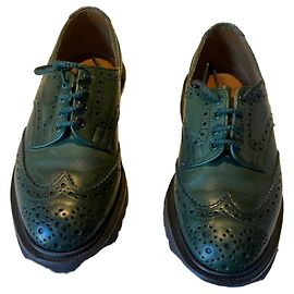 Autre Marque Tricker's Sapatos Brogue de couro verde Verde