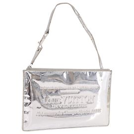LOUIS VUITTON Monogram Miroir Pochette Platt Pouch Silver M95277 LV Auth bs36152 Plata