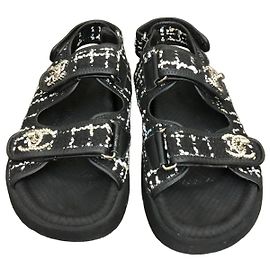 Chanel Sandali in Tweed Logo CC Nero Bianco