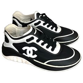 Chanel CC Logo Sneaker Schwarz Weiß