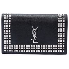 Clutch Monogram in pelle nera con borchie Saint Laurent Nero