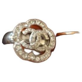 Anillo Chanel Camélia de metal Plata