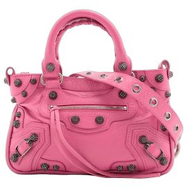 Balenciaga Bolsa de ombro Le Cagole Mini em couro de cordeiro rosa Rosa