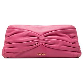 Clutch Miu Miu em napa plissada rosa com armação Rosa