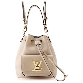 Borsa a tracolla in pelle Louis Vuitton Lockme Bucket Beige