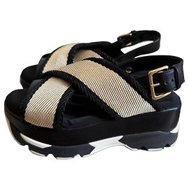Marni Sandali con zeppa pelle e tessuto Nero Beige