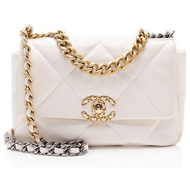 Bolsa de ombro Chanel Lambskin 19 Medium Flap Branco