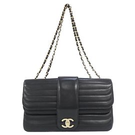 Borsa a tracolla Chanel in pelle di agnello nera Nero