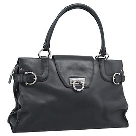 Salvatore Ferragamo Gancini Tote Bag Leather Black Silver Auth ka5338A Black Silvery