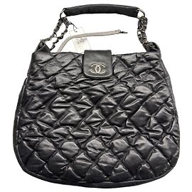 Chanel Borsa Hobo in pelle trapuntata nera Beige