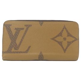 Louis Vuitton Monogram Giant Zippy Wallet Brown