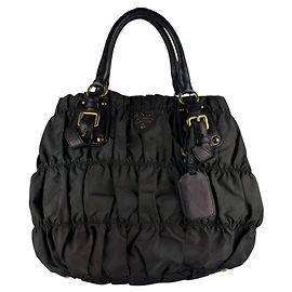 Borsa in nylon e pelle Prada nera e verde Nero Verde