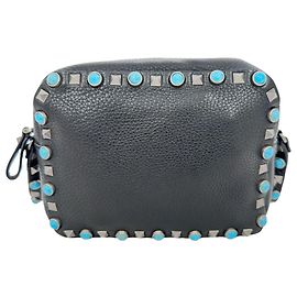 Valentino Garavani Bolsa de câmera Valentino Rolling Rockstud em couro preto Preto