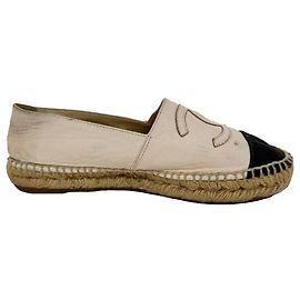 Sapatilhas espadrilles Chanel CC em couro de cordeiro nude Marrom Carne