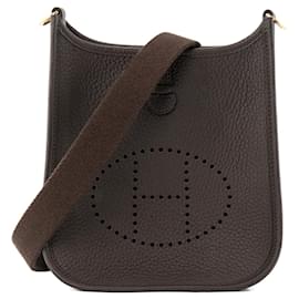 HERMÈS - Evelyne 16 mini Hermès Umhängetasche aus Clemence-Leder in Ebenholzbraun Braun