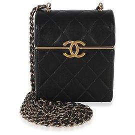 Pequena bolsa Chanel Black Quilted Lambskin com corrente Preto