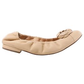 Chanel Coco Mark Camelia Leather Ballet Flats in Beige G32912, Size 39.5 EU Beige