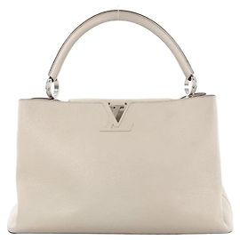 Bolsa Louis Vuitton Capucines GM em couro Taurillon bege Bege