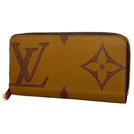 Louis Vuitton Monogram Giant Reverse Zippy Wallet Brown