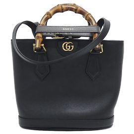 Gucci DIANA Handbag in Black Leather Black