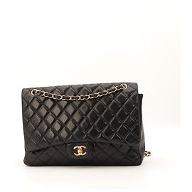 Chanel Classic Flap Medium in pelle d'agnello nera Nero