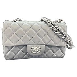 Bolsa de Alça Chanel Mini Matelassé Marrom