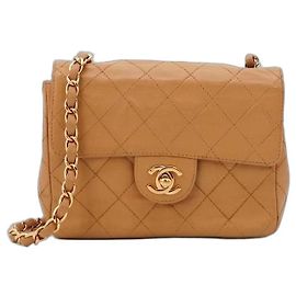 Chanel Classic Flap Small Bolsa em Pele Bege Bege