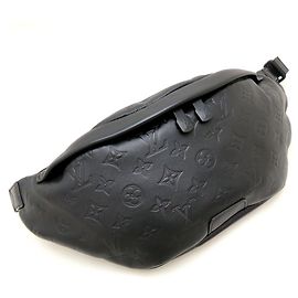 Louis Vuitton Monogram Shadow Discovery Bumbag PM Black