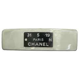 Barrette Chanel blanc cassé et argent Argenté Blanc cassé